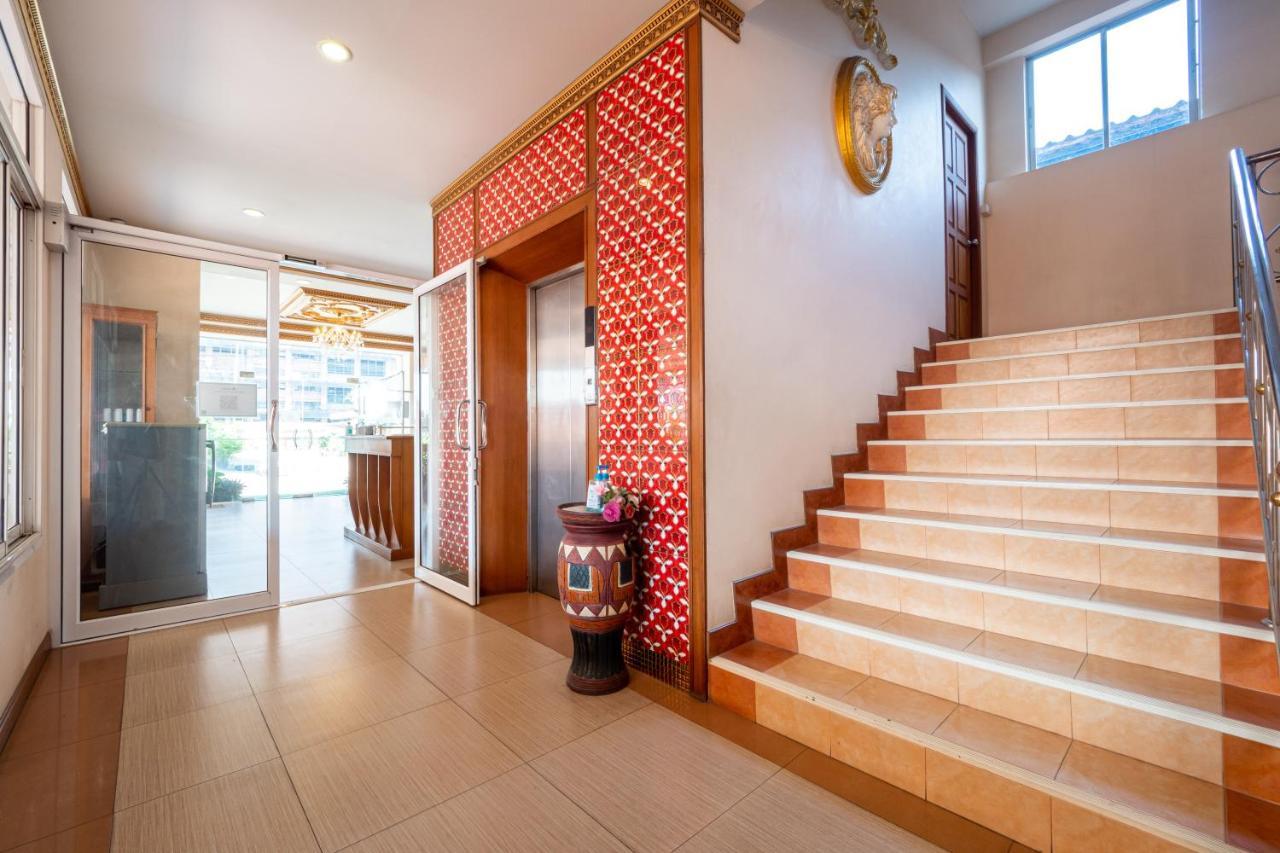 Отель Reddoorz Navin Mansion 3 Паттайя Экстерьер фото